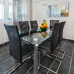 Apartamento L & V *