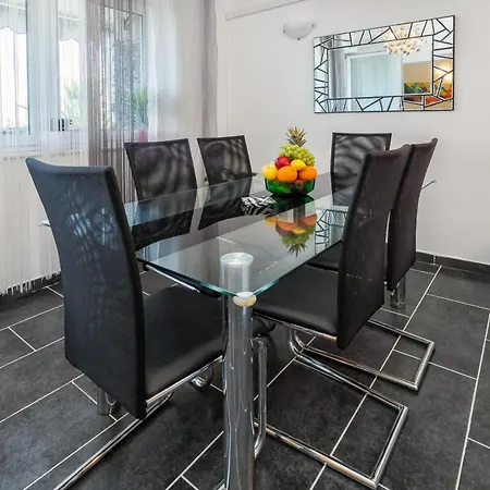 Apartamento L & V *