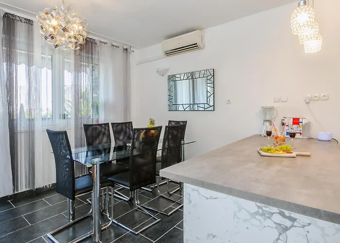L & V Apartament Split