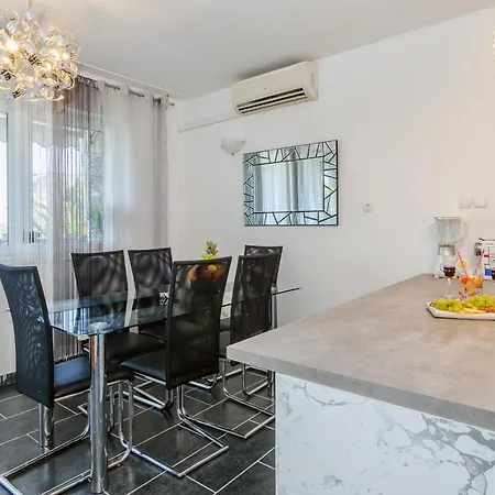 L & V Apartman Split